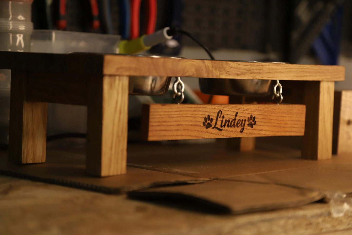 Customizable pet feeder